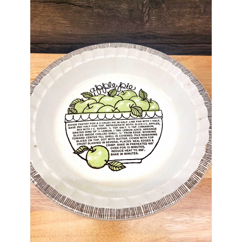 Royal China by Jeannette Vintage 11in Round Ceramic Apple Pie Recipe Dish